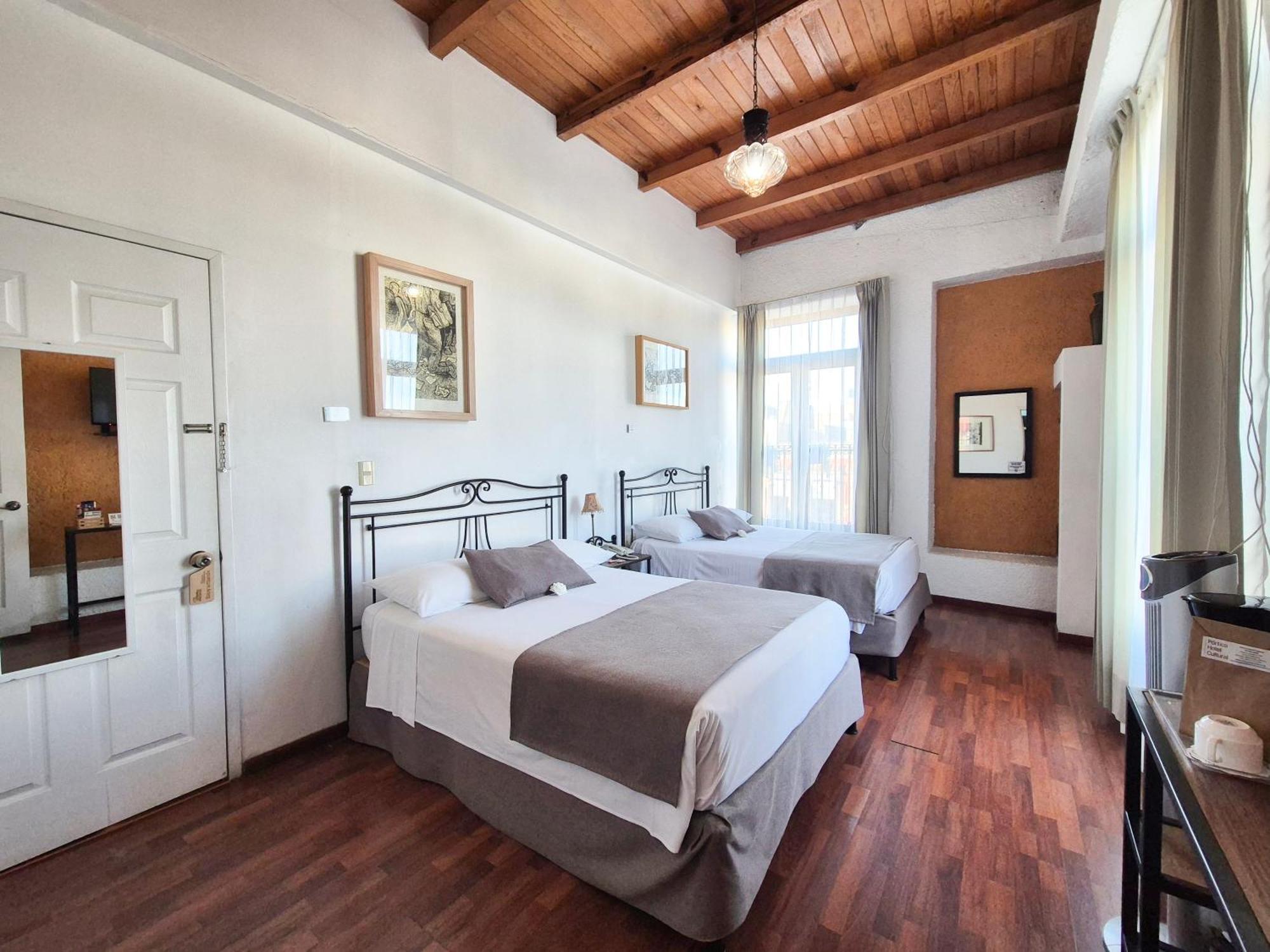 Portico Hotel & Galeria 모렐리아 외부 사진