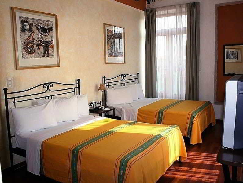 Portico Hotel & Galeria 모렐리아 외부 사진